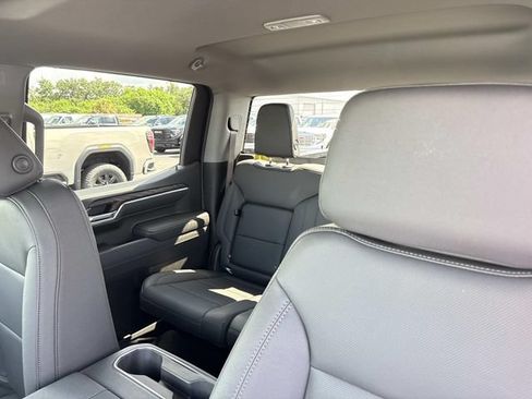 New 2026 GMC Sierra 1500 SLT w/ SLT Premium Package AWD/4WD image 17