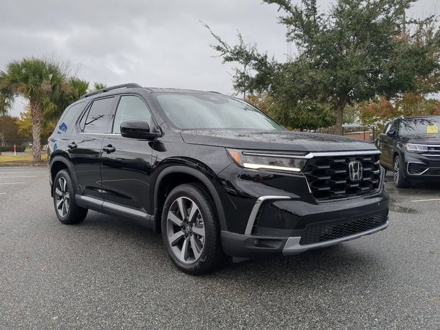 Used 2024 Honda Pilot Touring image 2
