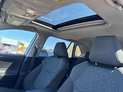 Used 2025 Toyota RAV4 XLE w/ Convenience Package image 27