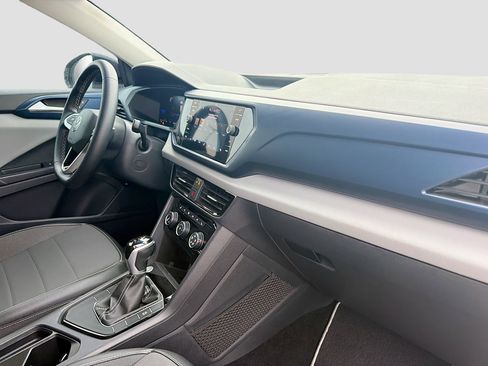 Used 2023 Volkswagen Taos SE w/ Panoramic Sunroof Package image 31