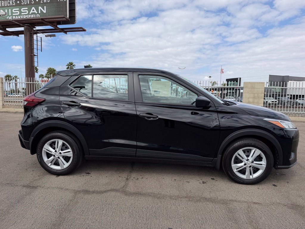 Certified 2025 Nissan Kicks Play S FWD image 7