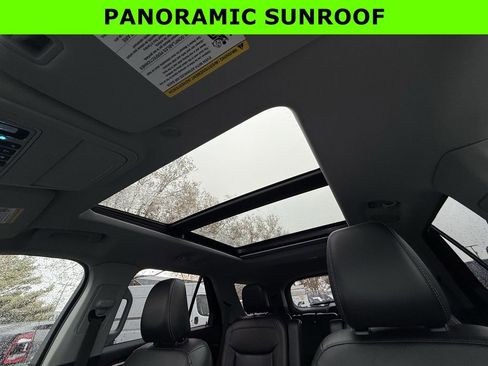 Used 2021 Ford Explorer XLT w/ Equipment Group 202A image 25