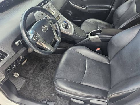 Used 2015 Toyota Prius Persona Series FWD image 9
