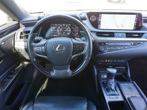 Used 2019 Lexus ES 350 Ultra Luxury image 5