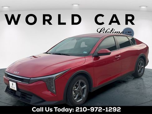Certified 2025 Kia K4 image 7