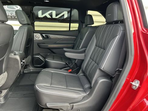 Used 2025 Buick Enclave Avenir w/ LPO, Floor Liner Package AWD/4WD image 13