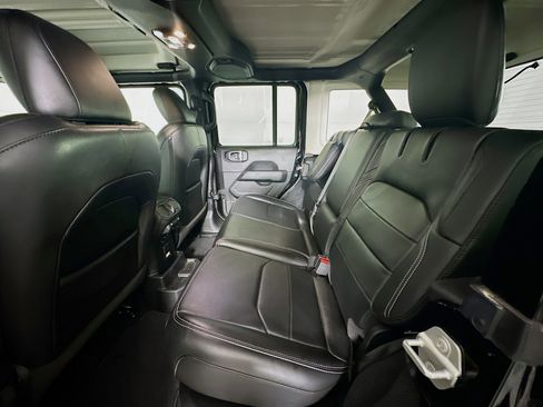 Used 2023 Jeep Wrangler Sahara w/ Cold Weather Group image 26