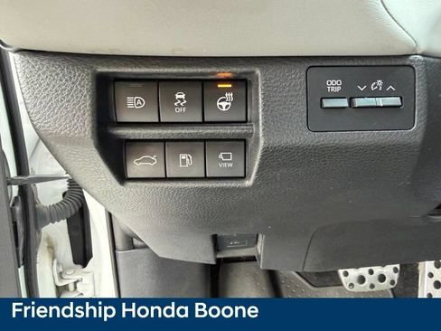 Used 2019 Toyota Avalon Touring w/ Advanced Safety Package FWD image 23