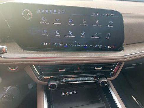 Used 2025 Chevrolet Tahoe High Country AWD/4WD image 19
