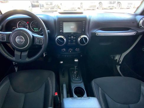 Used 2015 Jeep Wrangler Unlimited Sahara w/ Max Tow Package image 15