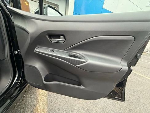 Used 2025 Nissan Versa SV w/ Trunk Package image 18