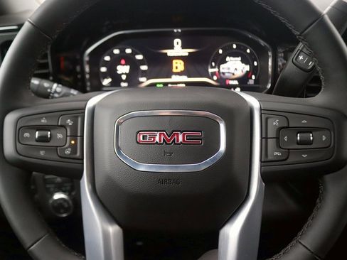 New 2025 GMC Sierra 1500 SLE image 16