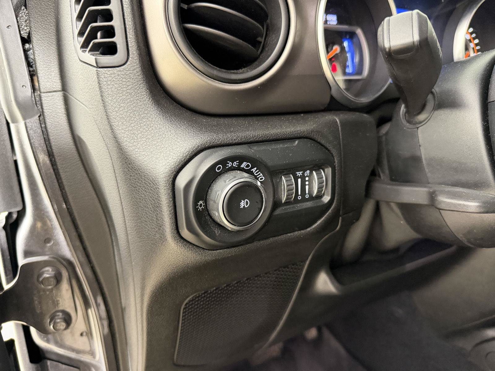 Used 2020 Jeep Wrangler Unlimited Sport AWD/4WD image 19