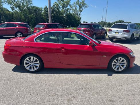 Used 2013 BMW 328i Convertible RWD image 4