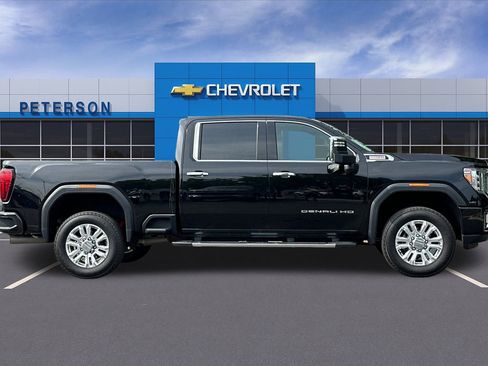 Used 2022 GMC Sierra 3500 Denali w/ Denali Ultimate Package image 3