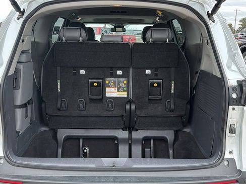 Used 2024 Toyota Sienna XLE image 35