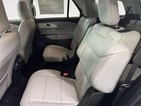 Used 2026 Ford Explorer Active w/ Active Comfort Package AWD/4WD image 21