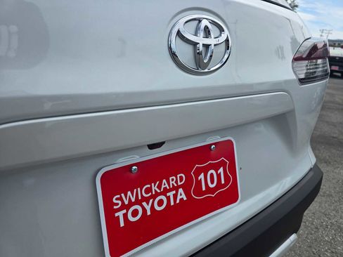 New 2026 Toyota Corolla Cross L FWD image 17