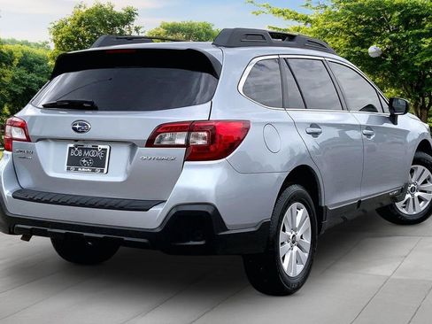 Used 2018 Subaru Outback 2.5i AWD/4WD image 6