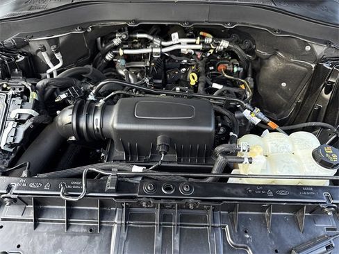 Used 2022 Ford Explorer XLT w/ Equipment Group 202A image 35