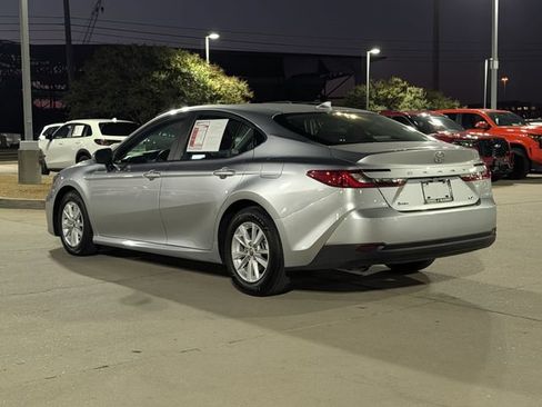 Used 2025 Toyota Camry LE FWD image 9