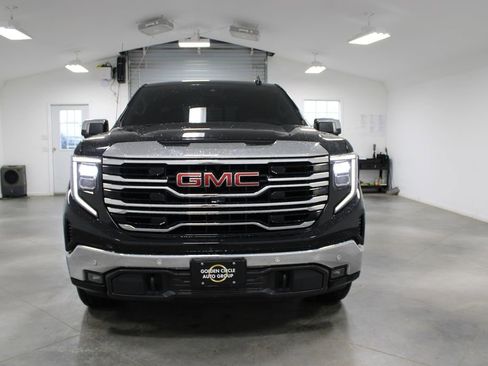 Used 2022 GMC Sierra 1500 SLT AWD/4WD image 3
