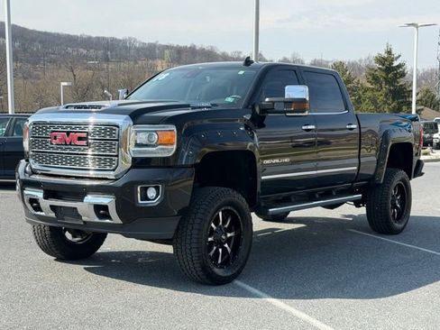Used 2018 GMC Sierra 3500 Denali image 11