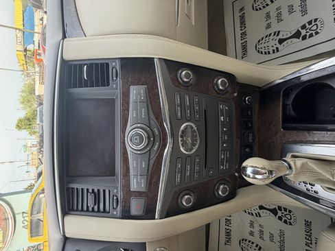 Used 2014 INFINITI QX80 2WD w/ Deluxe Touring Package image 17