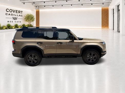 Used 2025 Lexus GX 550 AWD/4WD image 13
