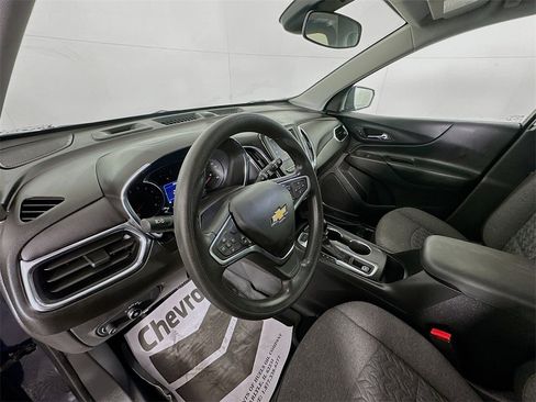 Used 2023 Chevrolet Equinox LT w/ LPO, Floor Liner Package image 9
