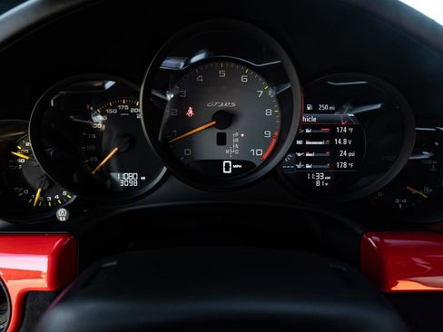 Used 2016 Porsche 911 GT3 RS image 40