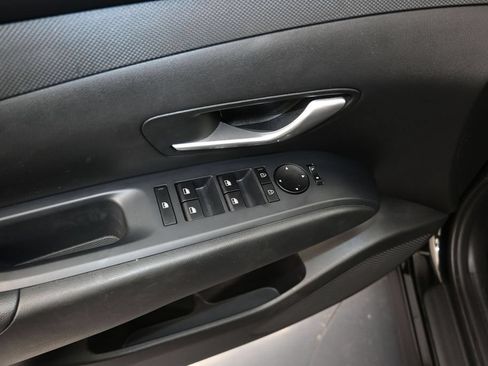 Used 2025 Hyundai Tucson SEL FWD image 11