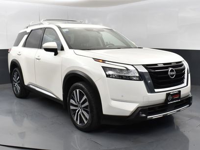Used 2022 Nissan Pathfinder Platinum w/ Cargo Package