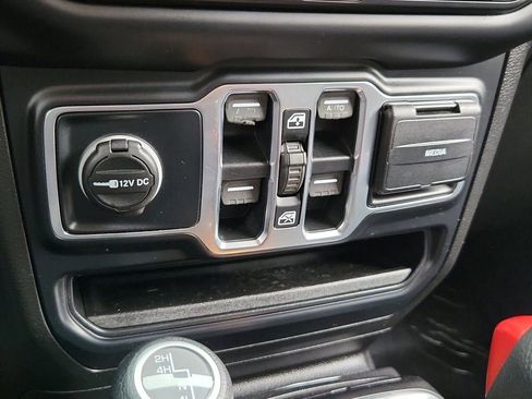 Used 2019 Jeep Wrangler Unlimited Sport S image 29