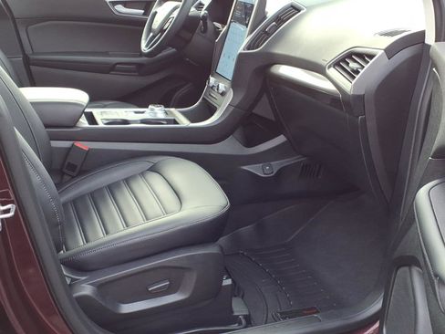 Used 2024 Ford Edge SEL w/ Convenience Package image 16