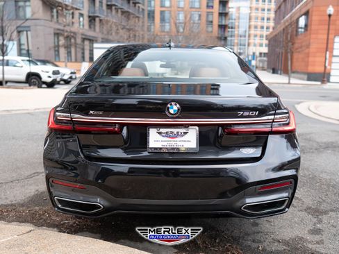Used 2020 BMW 750i xDrive w/ M Sport Package image 6