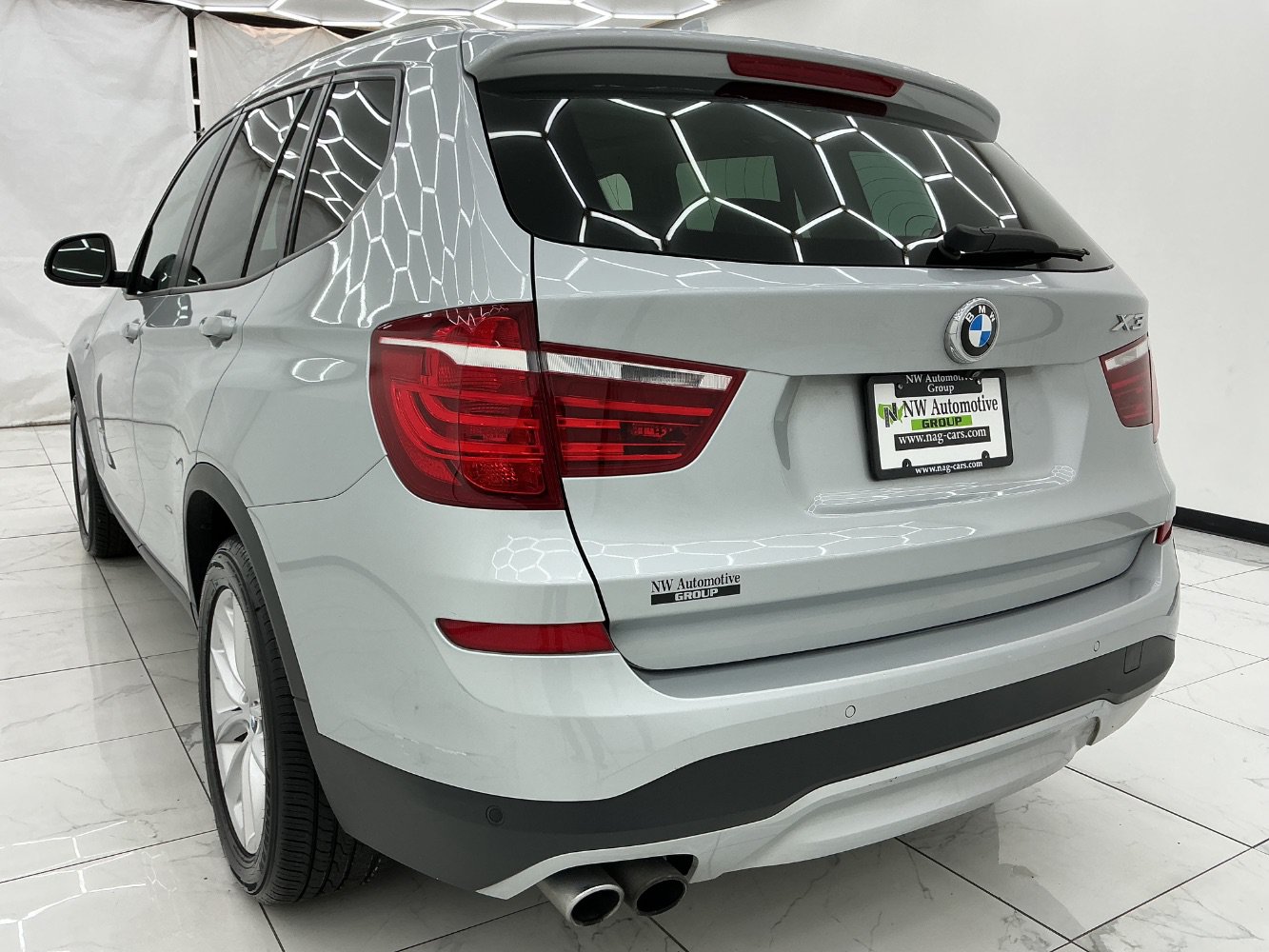 Used 2017 BMW X3 xDrive28i AWD/4WD image 9
