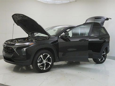 Used 2025 Chevrolet Trax RS image 10