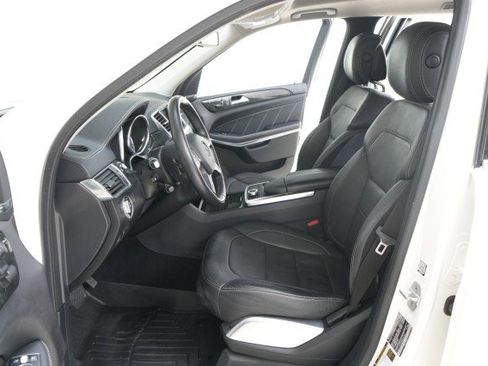 Used 2016 Mercedes-Benz GL 550 4MATIC image 39