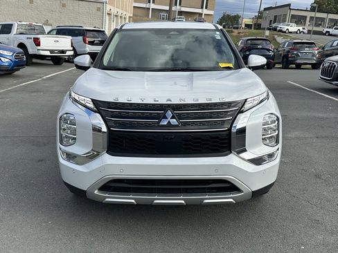 Used 2023 Mitsubishi Outlander SE image 10