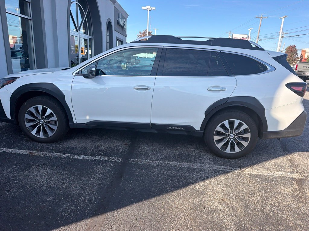 Used 2025 Subaru Outback Touring XT AWD/4WD image 7