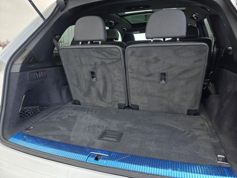 Used 2024 Audi SQ7 Premium Plus w/ Carbon Package image 24