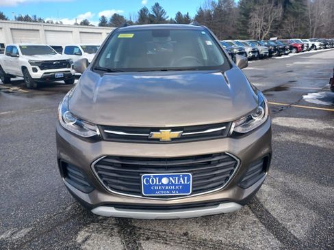 Used 2022 Chevrolet Trax LT w/ LT Convenience Package image 19