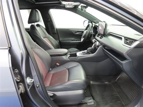 Used 2023 Toyota RAV4 XSE AWD/4WD image 32