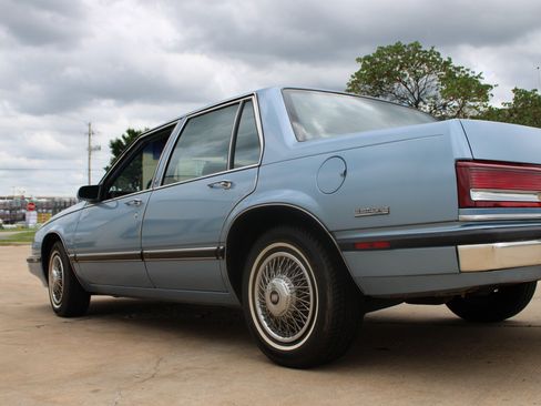 Used 1990 Buick Le Sabre Custom FWD image 34