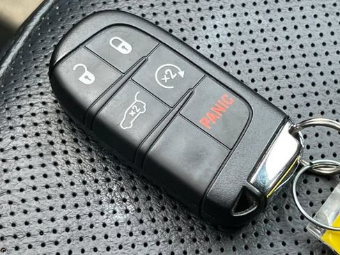 Used 2025 Jeep Compass Limited w/ Elite Group AWD/4WD image 28