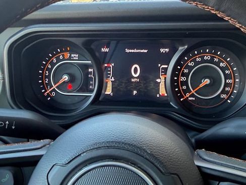 Used 2024 Jeep Gladiator Mojave w/ Convenience Group AWD/4WD image 25