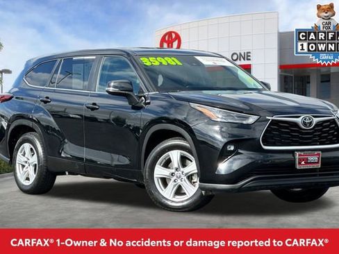 Certified 2024 Toyota Highlander LE FWD image 2