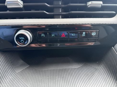 Certified 2025 Ford Explorer Active w/ Active Comfort Package image 46