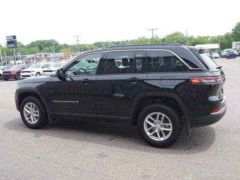 Used 2025 Jeep Grand Cherokee Laredo X AWD/4WD image 8